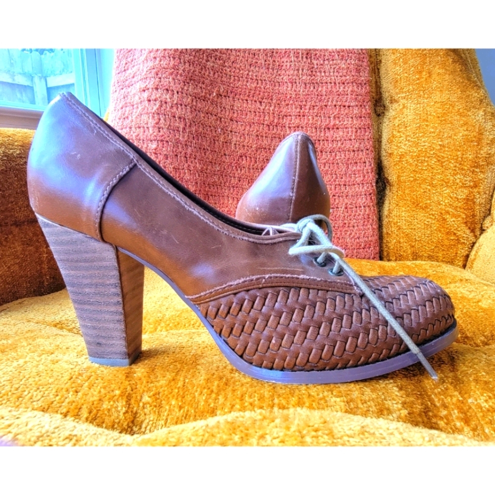 Kimchi Blue leather Oxford block heels